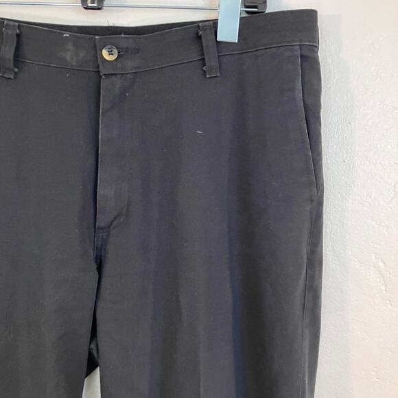 Wrangler Riata Black cotton trousers with a straight leg‎ and tapered fit - Picture 2 of 8